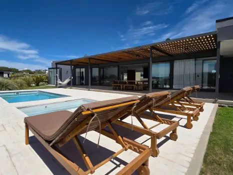 Casa del Lago // Luxury Fogonero & Lake